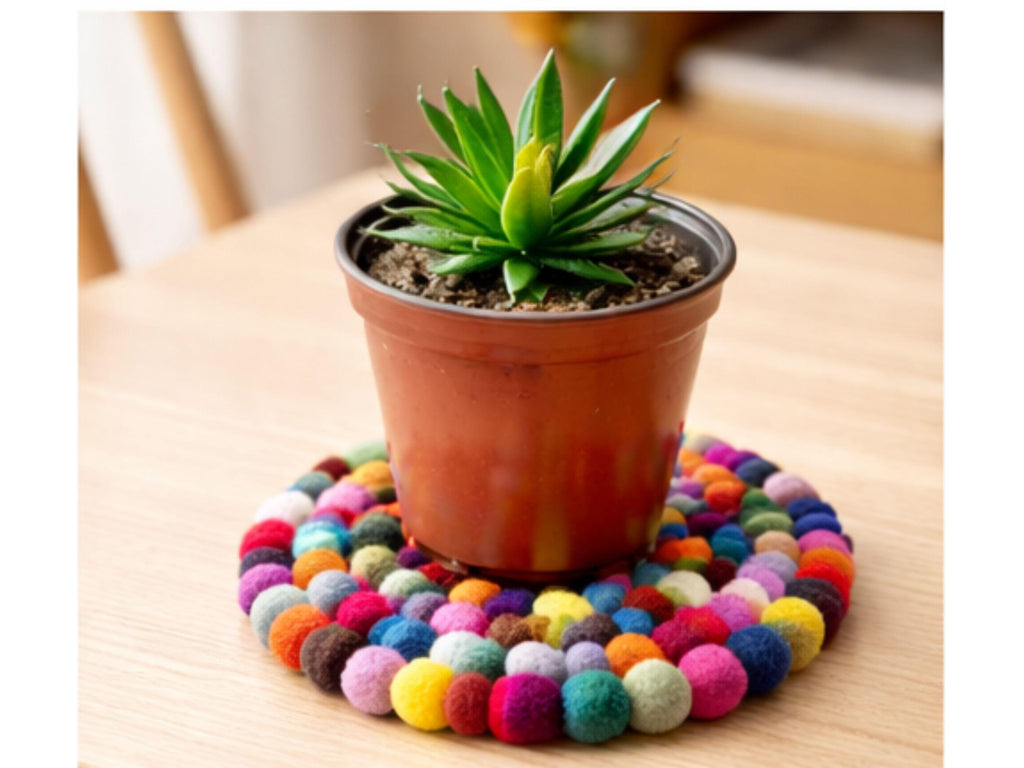 Set of 3 Handmade Wool Ball Trivets – Multicolor Felt Hot Pads, 18cm Kitchen Decor
