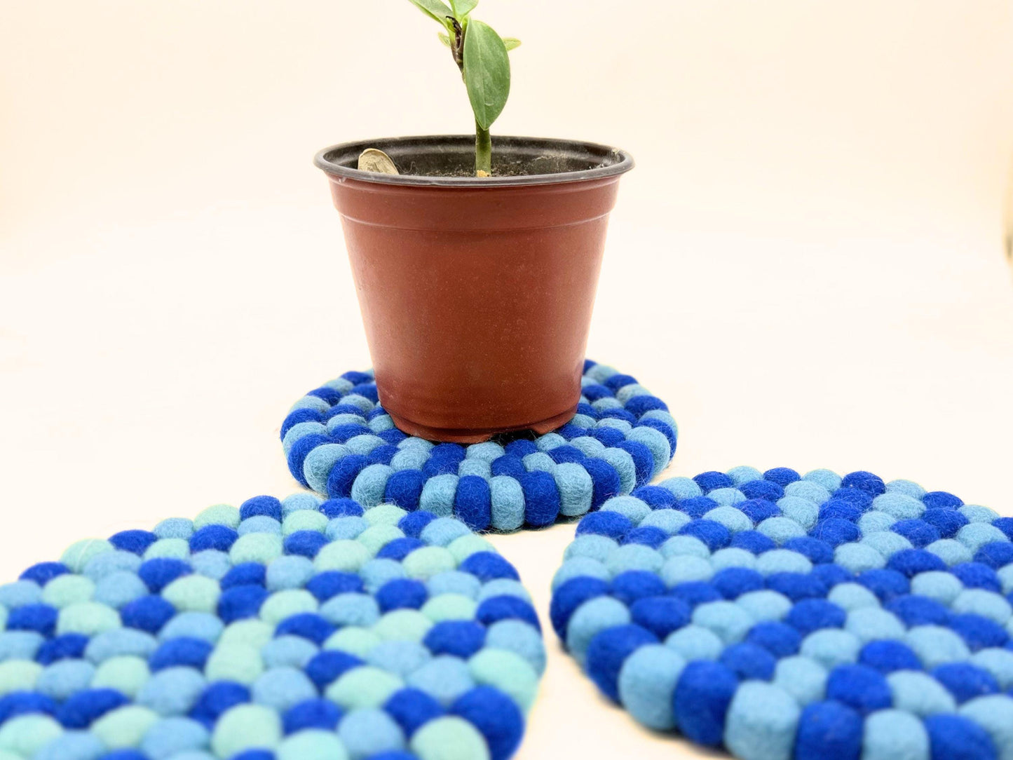 Set of 3 Blue Felt Ball Trivets – 20cm Wool Table Protection, Kitchen Décor